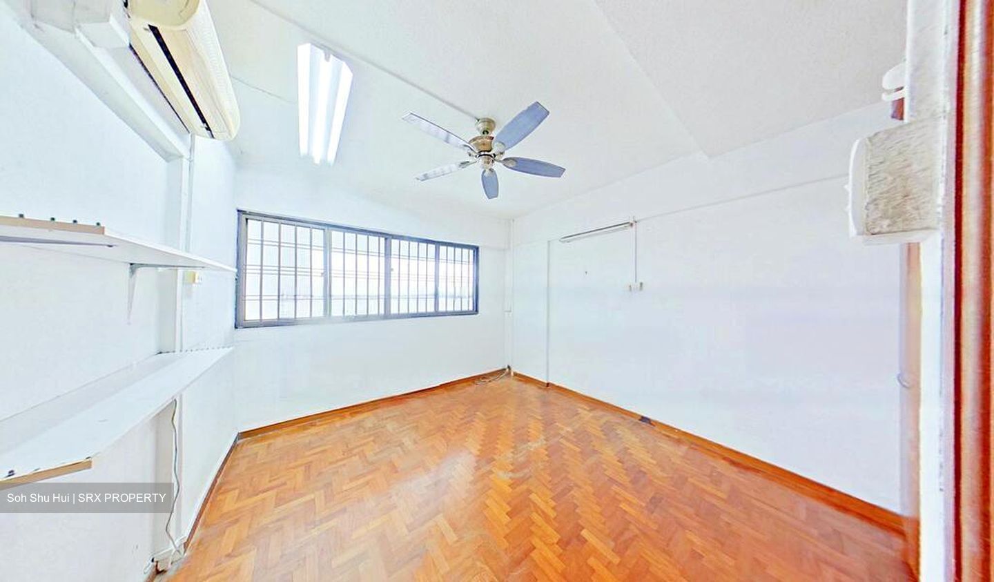 Blk 336 Jurong East Avenue 1 (Jurong East), HDB Executive #462980441